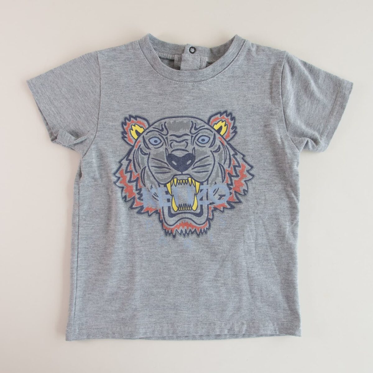 PLAYERA GRIS CON TIGRE