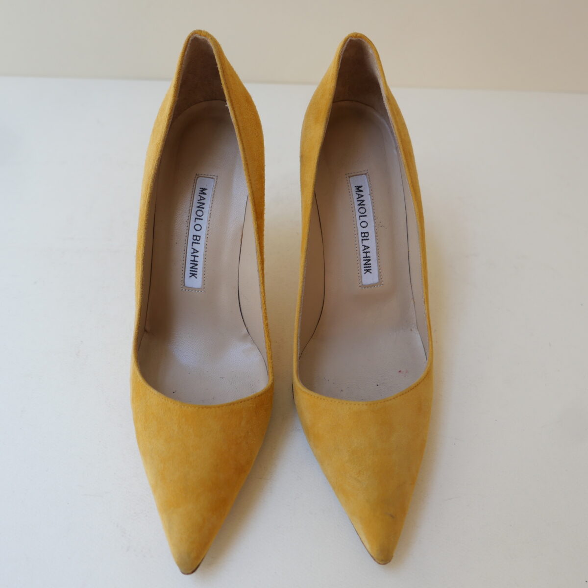 MANOLO BLAHNIK PUMPS